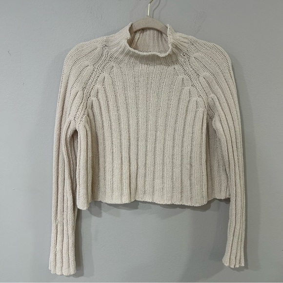 American Eagle Textured Ribbed Cropped Cream Cowl Neck Sweater Women’s Size XS - Picture 3 of 7